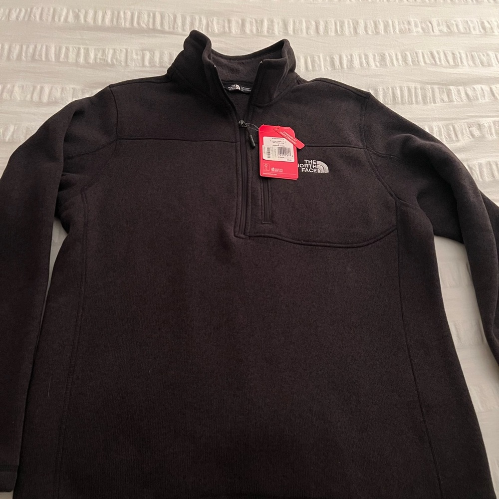 The North Face Men’s Gordon Lyons 1/4 zip fleece. NWT. Charcoal/Black